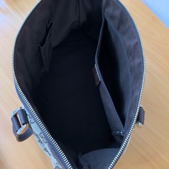 Authentic Gucci Mono Canvas GG Abbey Tote - Picture 3 of 8